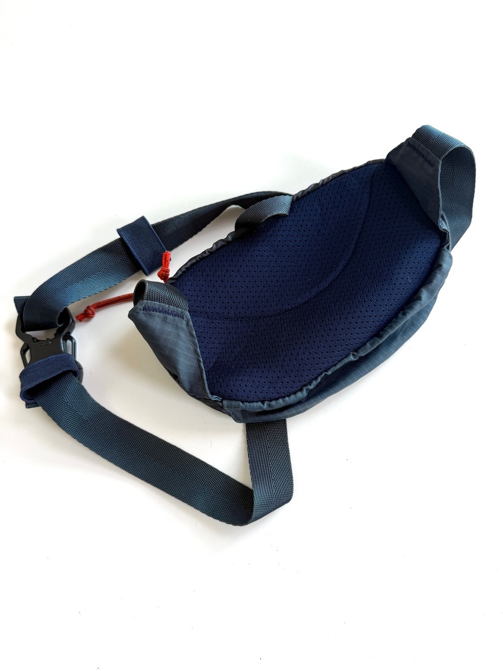 Vintage Patagonia navy belt bag with orange zippers - Picture 2 of 4